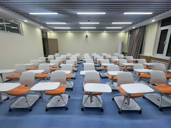 礼堂椅